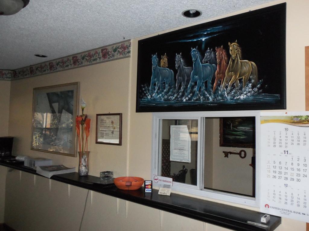 Glenview Motel Dubuque ภายนอก รูปภาพ