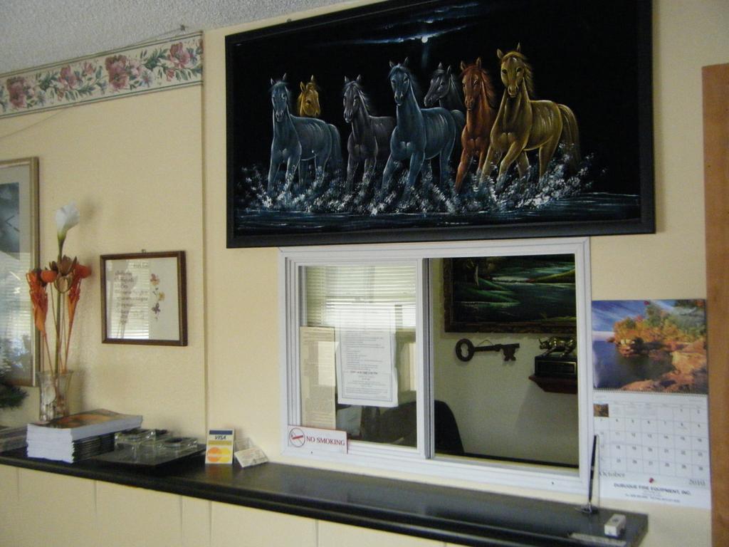 Glenview Motel Dubuque ภายนอก รูปภาพ