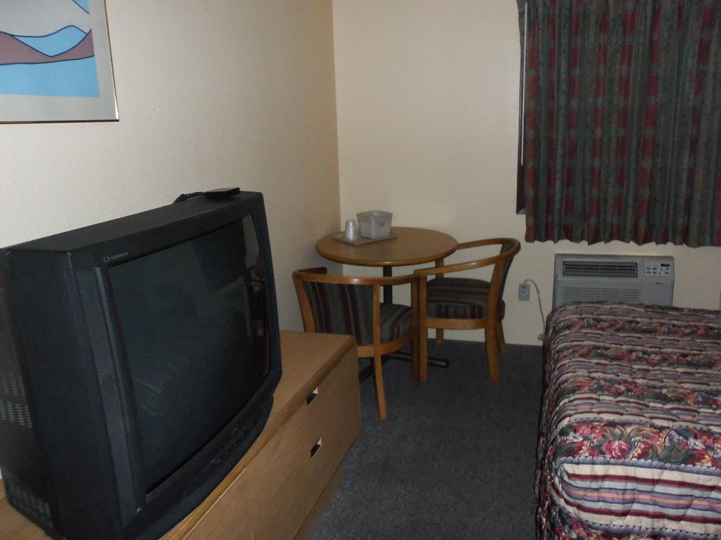 Glenview Motel Dubuque ภายนอก รูปภาพ